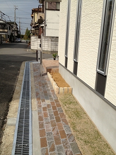 東大阪市　T邸　新築外構工事　機能門柱　カーポート イメージ画像