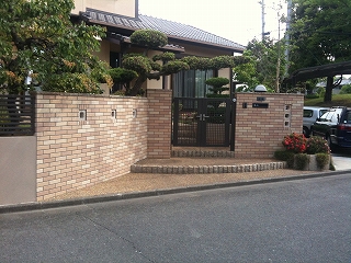 生駒市　Y邸　リフォーム外構工事　門まわりタイル貼り After画像