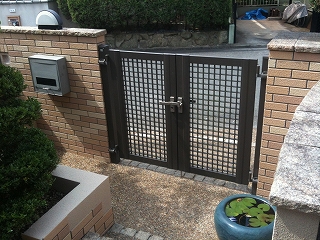 生駒市　Y邸　リフォーム外構工事　門まわりタイル貼り イメージ画像