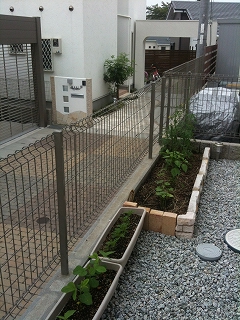 奈良市　Y邸　エクステリア工事　形材フェンス・花壇フェンス イメージ画像