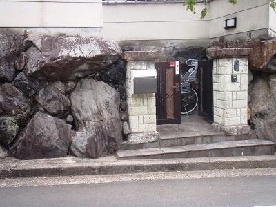 奈良市　Ｆ邸　門周りリフォーム工事　タイル門柱 Before画像