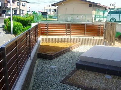 枚方市　Y邸　新築外構工事　タイル階段 イメージ画像