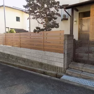 生垣を目隠しフェンスに　京都　奈良　外構工事　エクステリ＆ガーデン　ルーチェのサムネイル