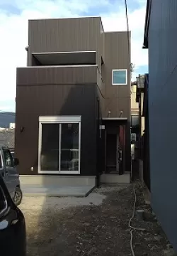 奈良市　S邸　新築外構工事　シンプリ―物置のサムネイル