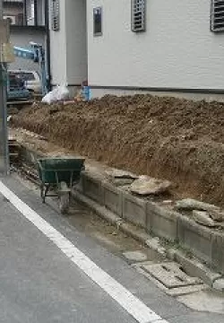 奈良市　M邸　新築外構工事　カーポート　ｻｲｸﾙﾎﾟｰﾄ　物干しのサムネイル