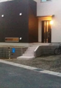 生駒市　S邸　新築外構工事　門柱のサムネイル