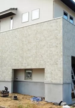 奈良市　Ｔ邸　新築外構工事　タイル門柱　シャッターガレージ　ウッドデッキのサムネイル