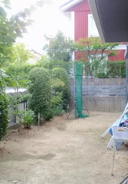 京都市西京区　お庭工事　人工芝　リアリーターフ　タイルテラス　花壇工事のサムネイル