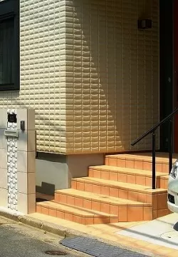 枚方市　Ｉ邸　シンプル　タイル門柱のサムネイル