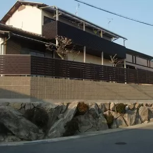 生け垣から目隠しフェンスへ　京都　奈良　外構工事のサムネイル