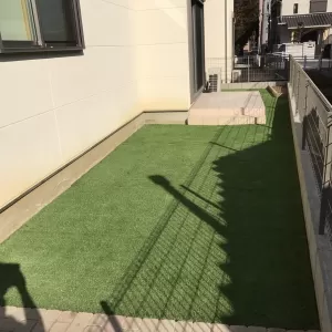 「雑草の生えない庭にしたい」でも「緑の清々しさは欲しい」　　　　　　　人工芝　京都　奈良　外構工事　エクステリア＆ガーデン　ルーチェ　のサムネイル