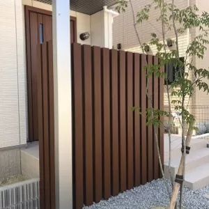 奈良　京都で外構工事　角柱目隠しで門周りに統一感を。のサムネイル